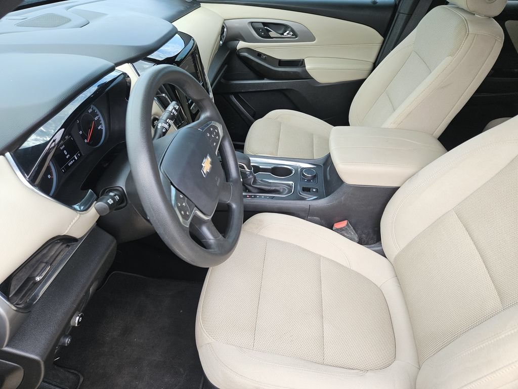 Used 2023 Chevrolet Traverse LS w/ Safety Package FWD image 13