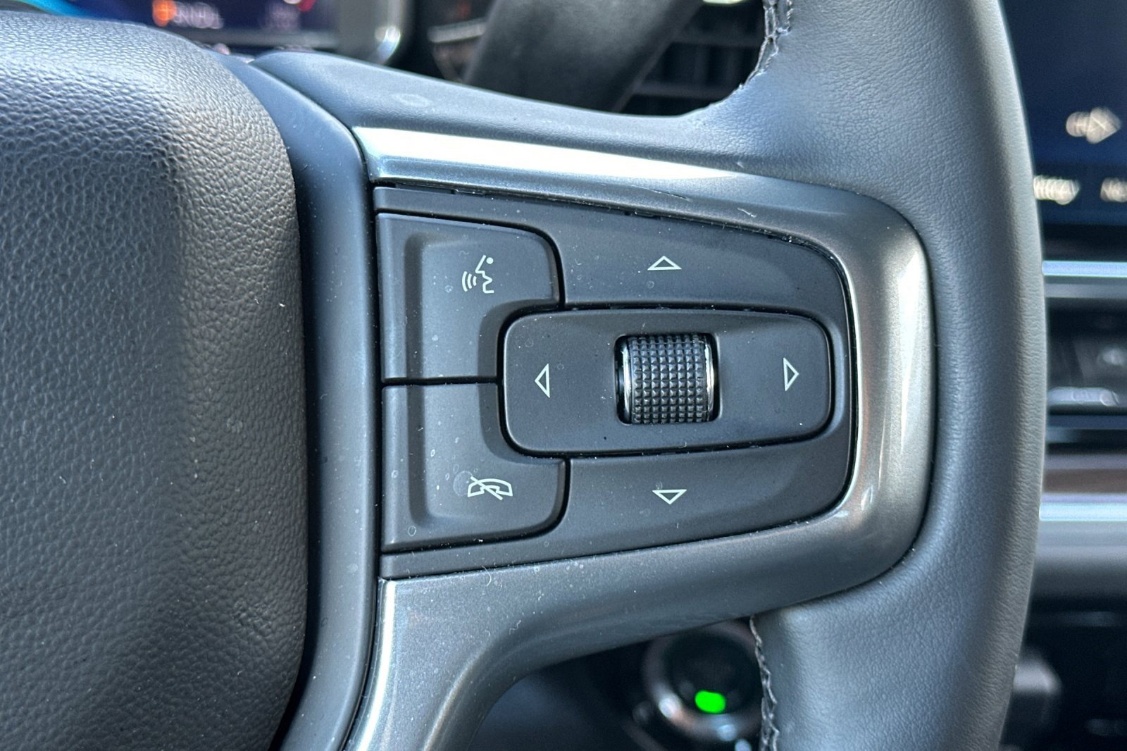 Used 2025 Chevrolet Silverado 1500 LT image 37