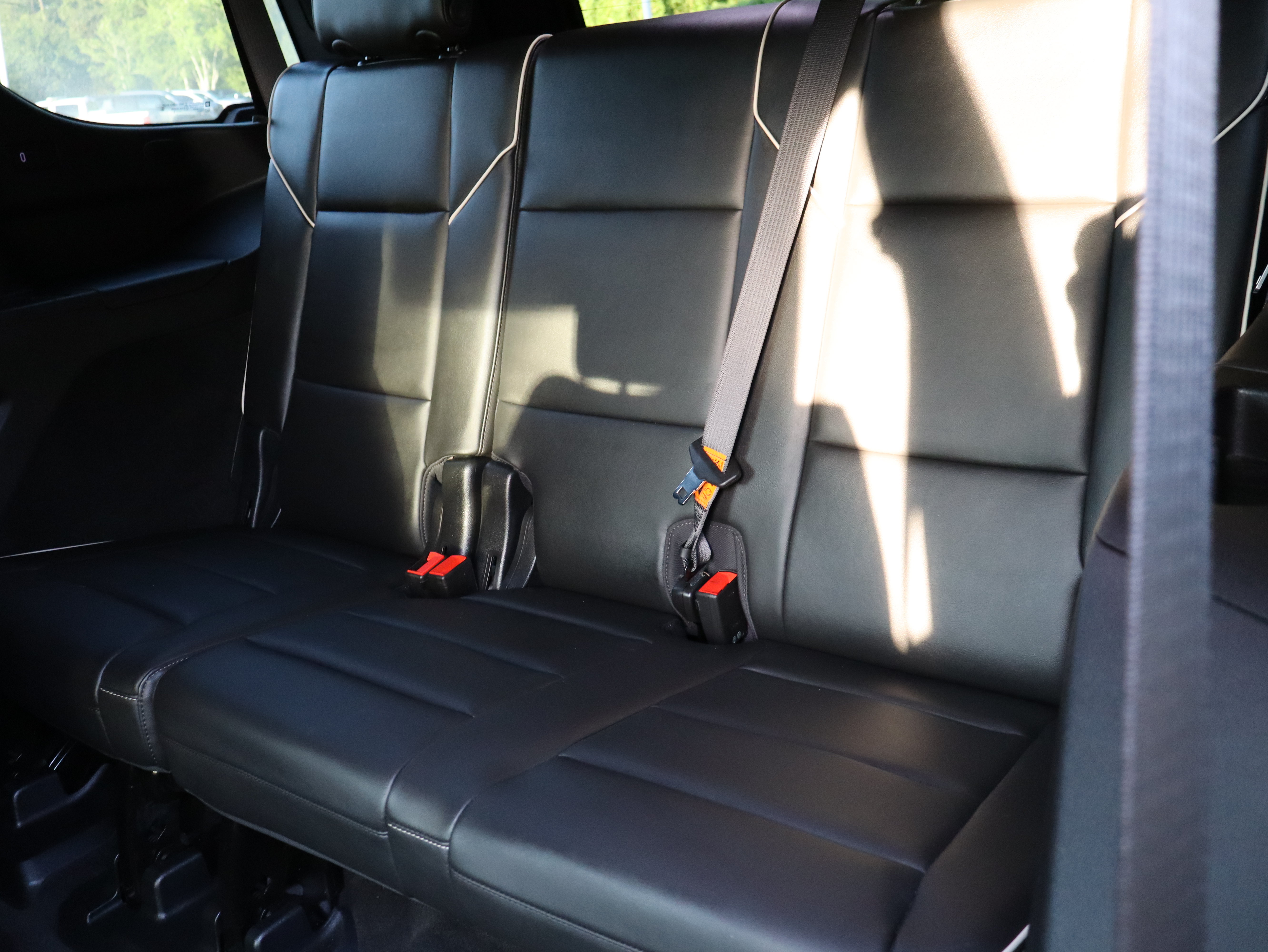 Certified 2022 Cadillac Escalade Sport RWD image 43
