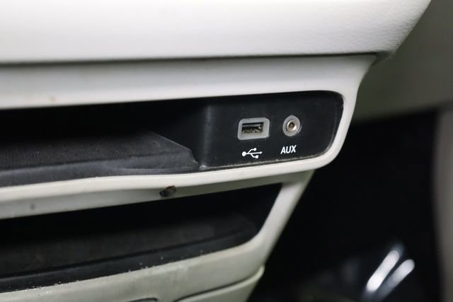 Used 2020 Chrysler Pacifica Touring-L image 23