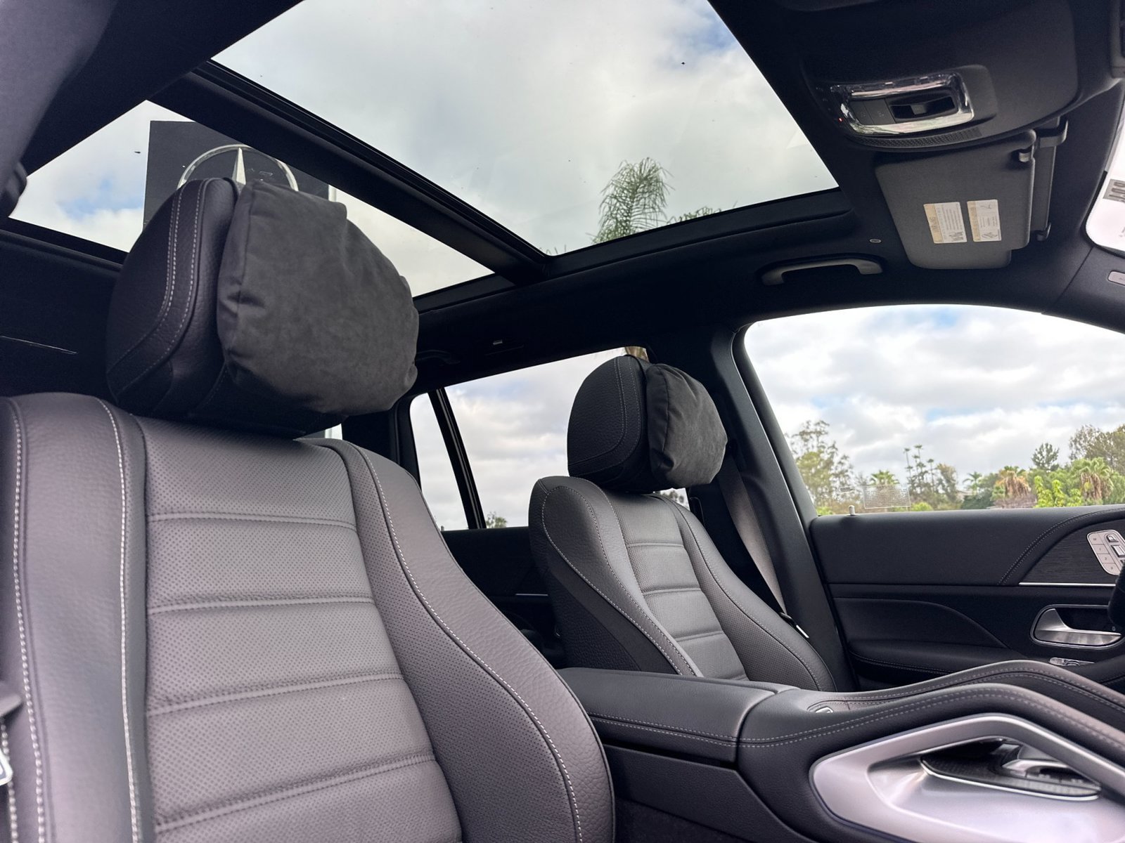 New 2026 Mercedes-Benz GLS 580 4MATIC image 18