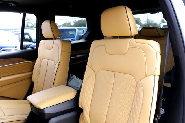 New 2026 Jeep Grand Cherokee L Summit image 19