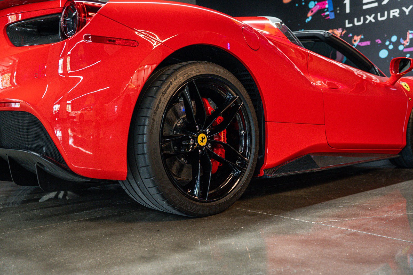 Used 2018 Ferrari 488 Spider RWD image 17