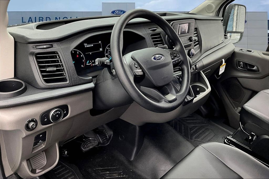 New 2025 Ford Transit 250 148 Medium Roof image 7