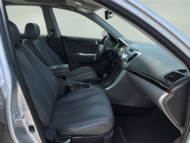 Used 2009 Hyundai Sonata Limited FWD image 10