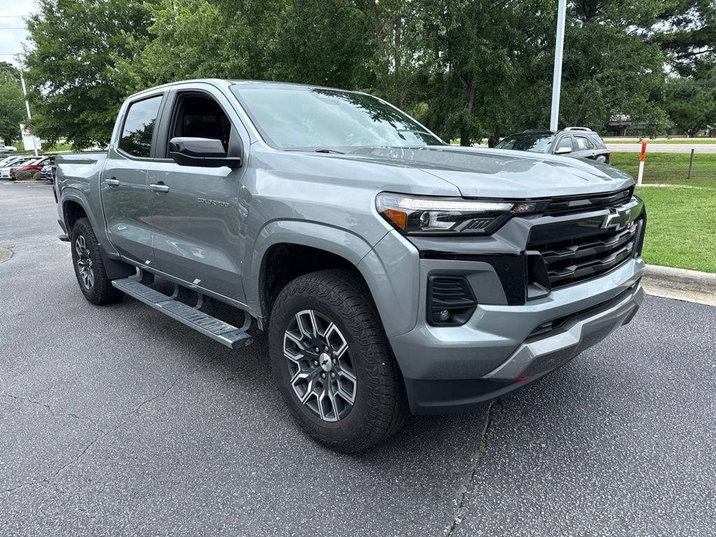 Used 2024 Chevrolet Colorado Z71 w/ Z71 Convenience Package 2 AWD/4WD image 7