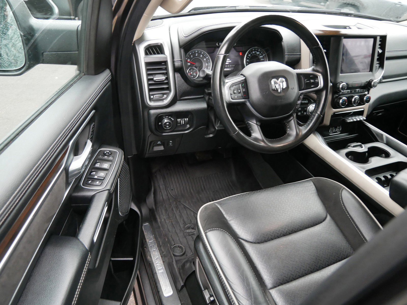 Used 2021 RAM 1500 Laramie image 11