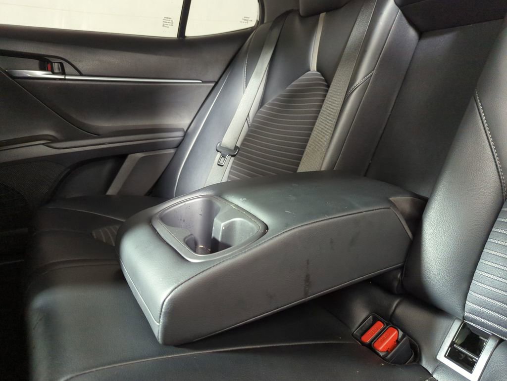 Used 2021 Toyota Camry SE FWD image 31