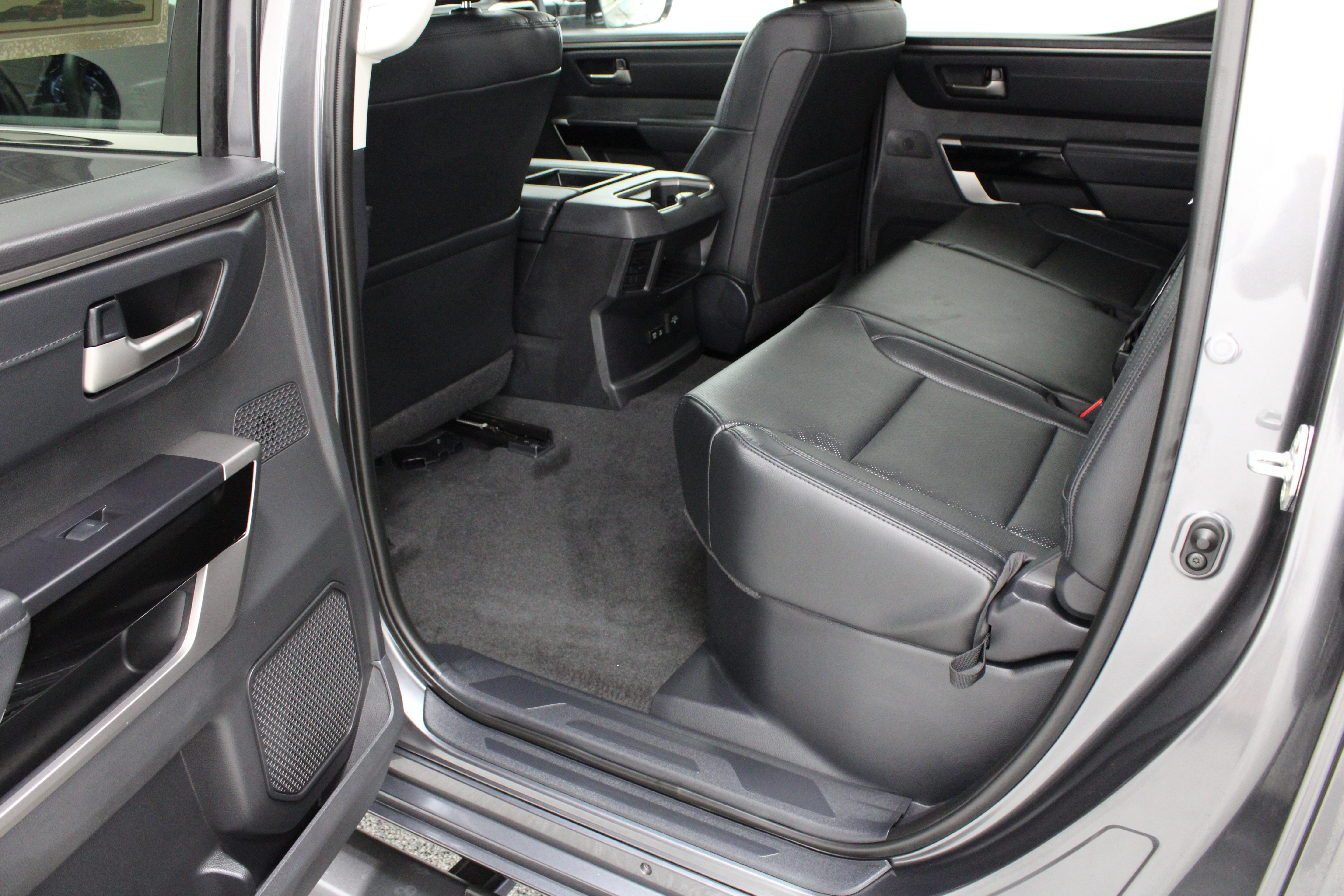 Used 2024 Toyota Tundra Limited w/ Power Package AWD/4WD image 30