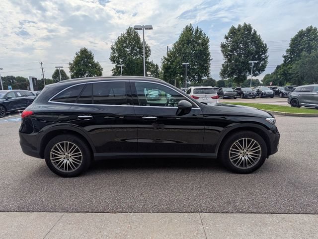 Used 2025 Mercedes-Benz GLC 300 4MATIC image 8