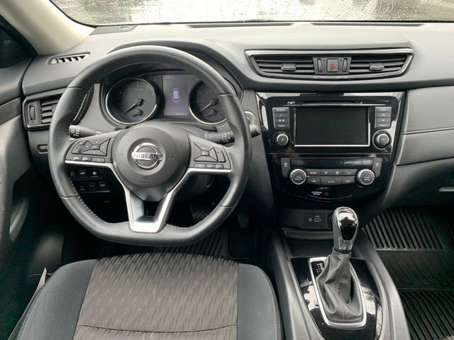 Used 2019 Nissan Rogue SV image 15