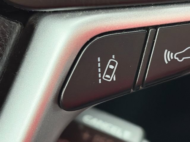 Used 2018 Toyota Highlander XLE w/ Protection Package #3 AWD/4WD image 46