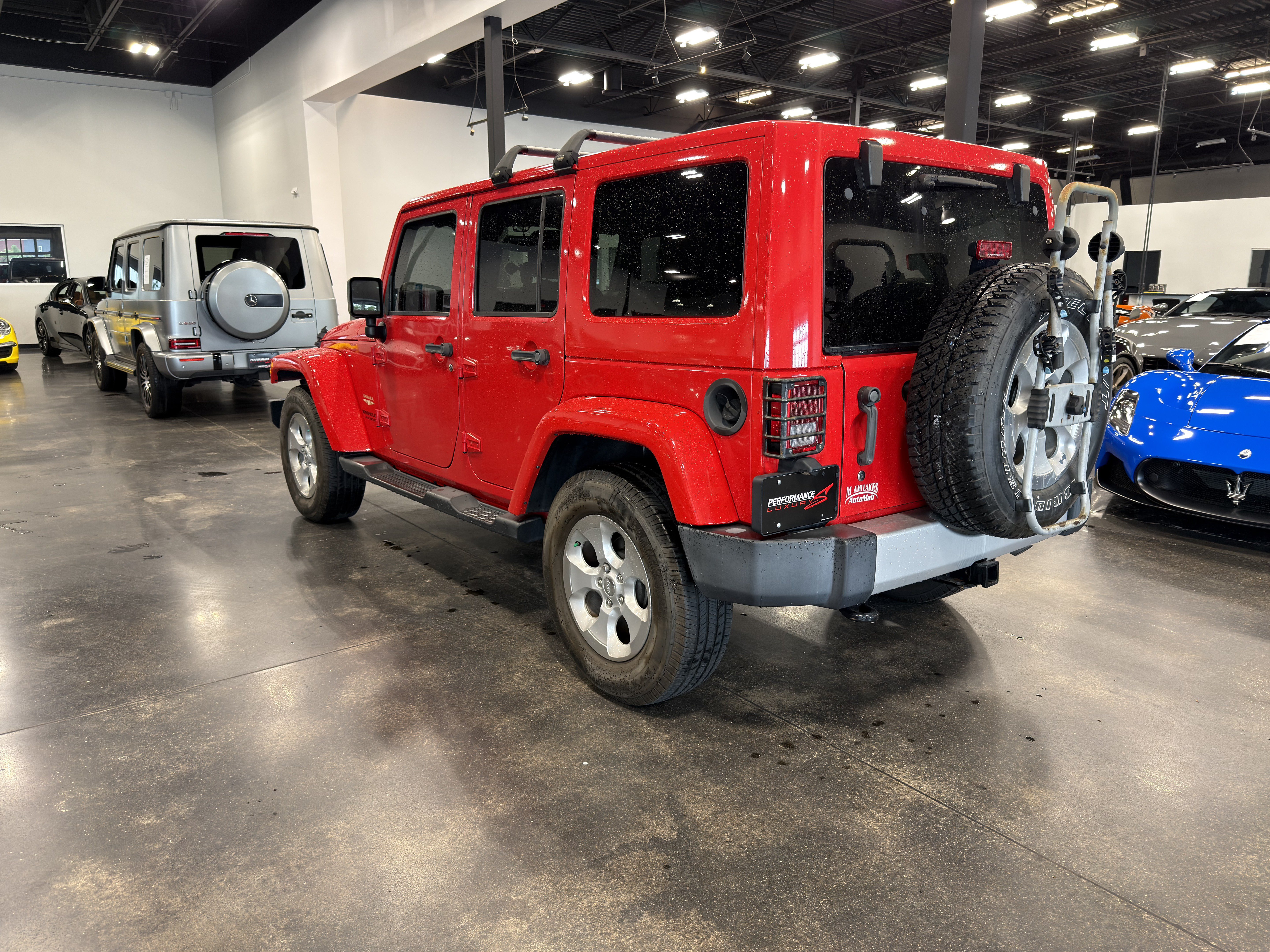 Used 2015 Jeep Wrangler Unlimited Sahara w/ Connectivity Group AWD/4WD image 5