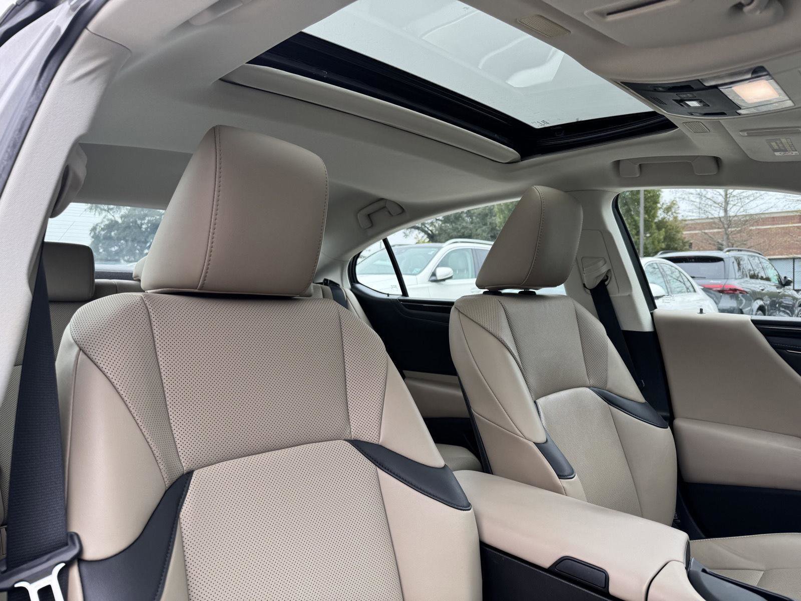 Used 2021 Lexus ES 350 image 30