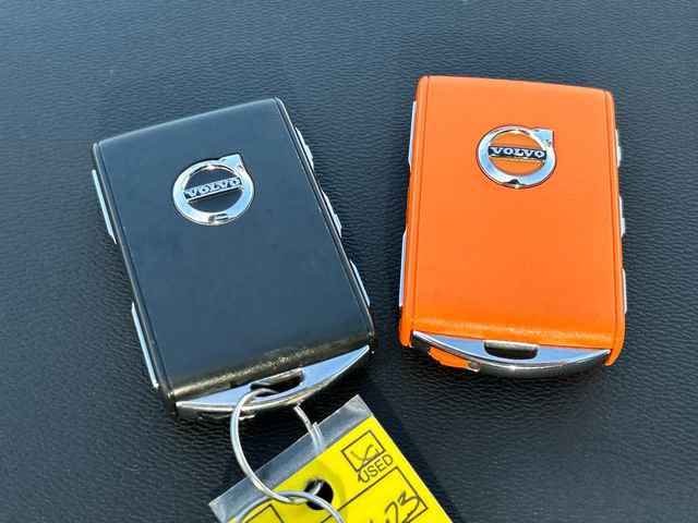 Used 2022 Volvo XC40 P8 Recharge Plus image 33