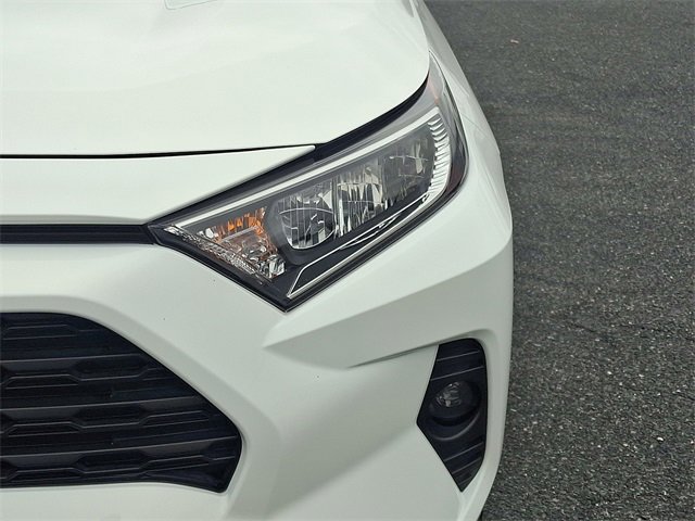 Used 2020 Toyota RAV4 XLE Premium image 9