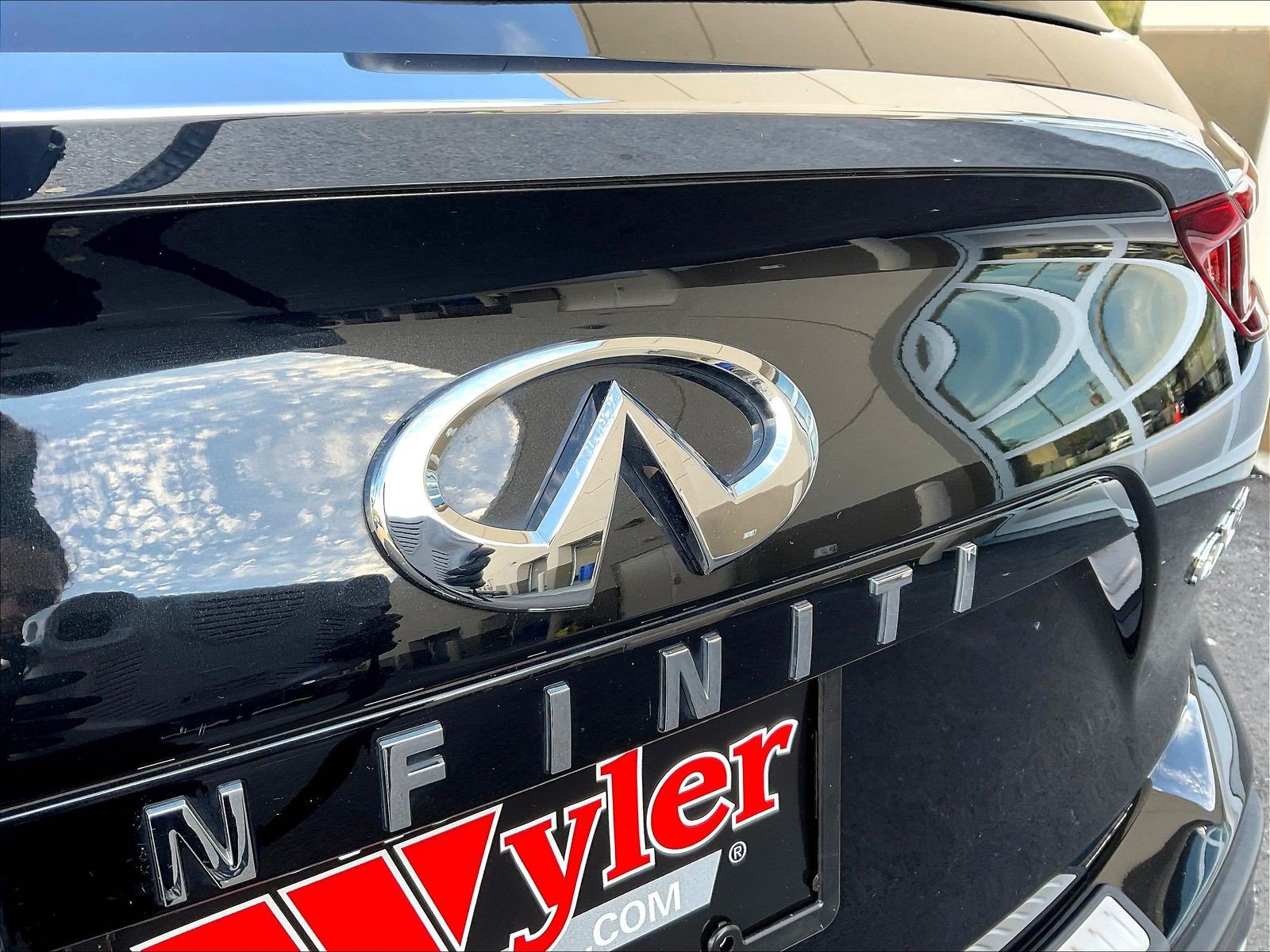 Used 2021 INFINITI QX50 Sensory w/ Cargo Package AWD/4WD image 24
