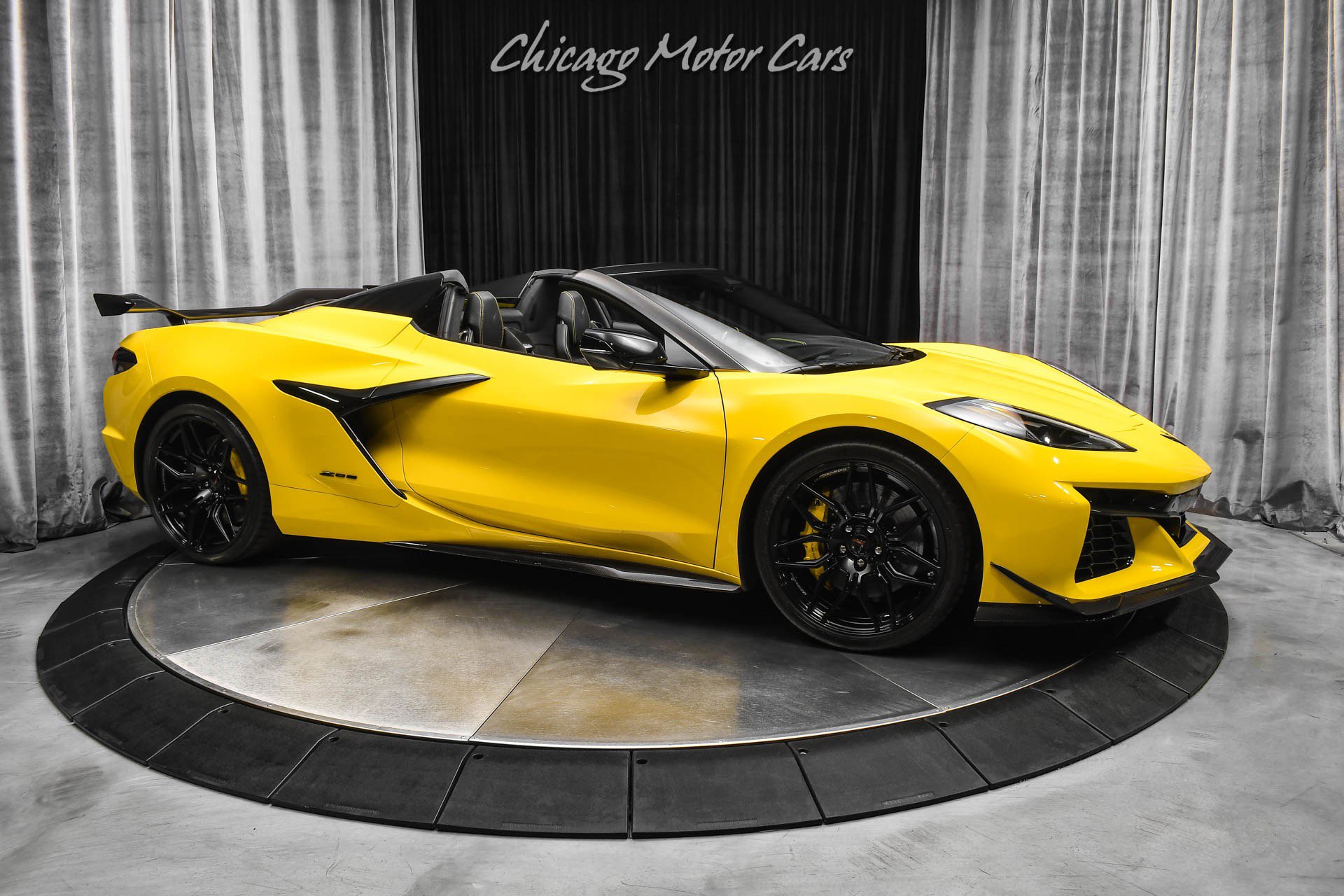 Used 2025 Chevrolet Corvette Z06 w/ Stealth Interior Trim Package image 6