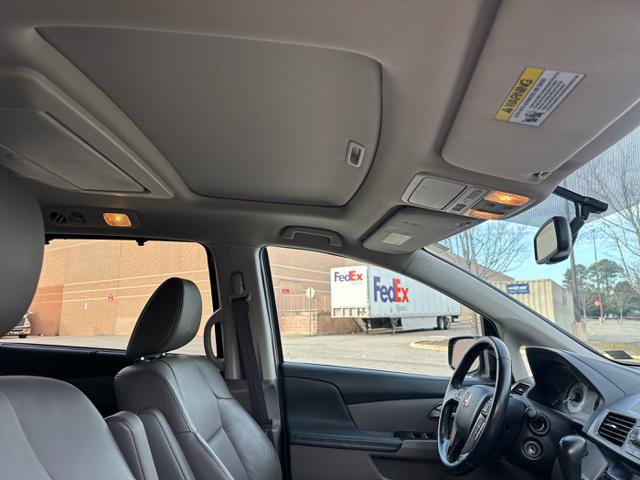 Used 2013 Honda Odyssey Touring Elite image 9