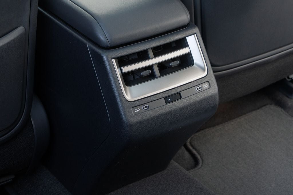 New 2026 Lexus ES 350h AWD image 17
