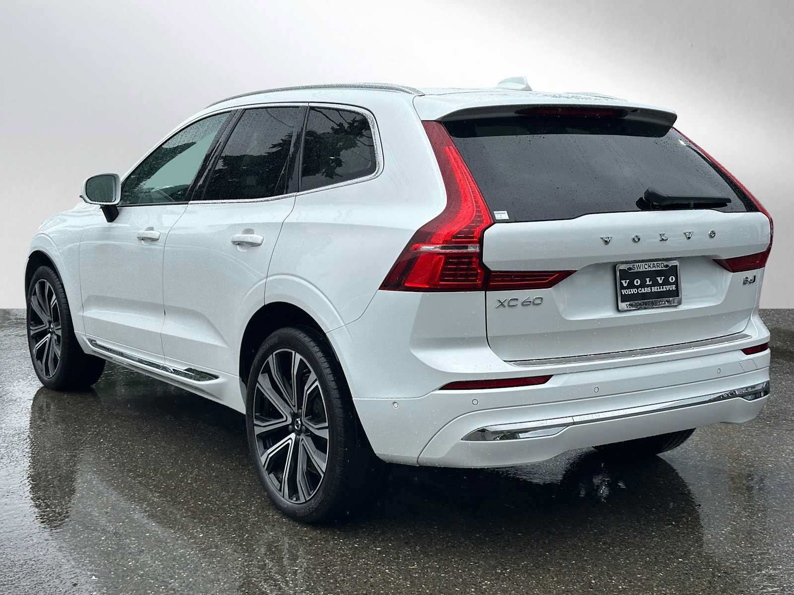 Used 2023 Volvo XC60 B6 Ultimate w/ Protection Package Premier AWD/4WD image 5