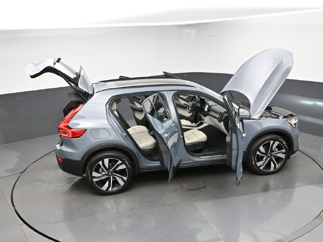 Used 2023 Volvo XC40 B5 Plus w/ Protection Package Premier AWD/4WD image 47