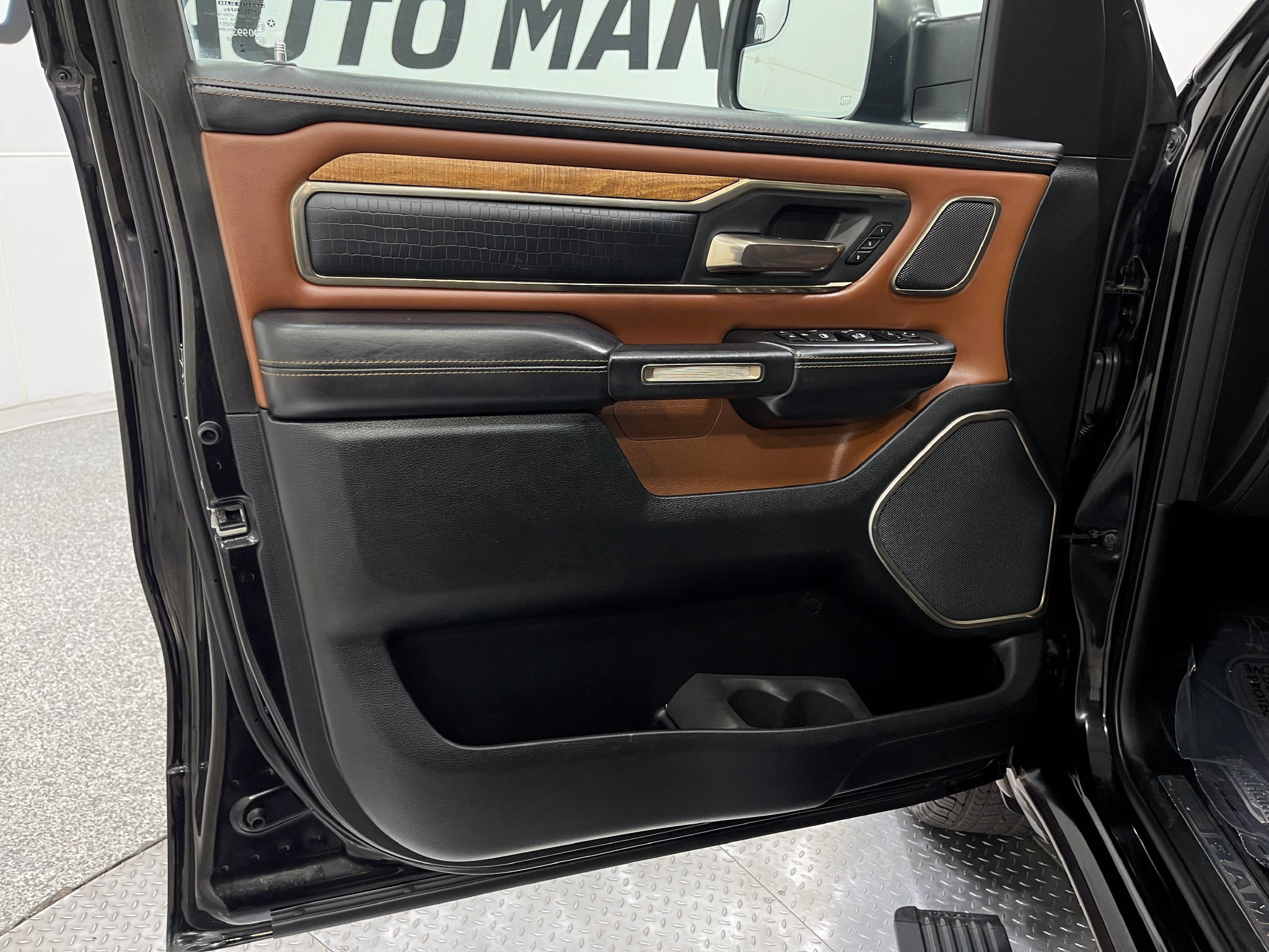 Used 2020 RAM 1500 Limited AWD/4WD image 15