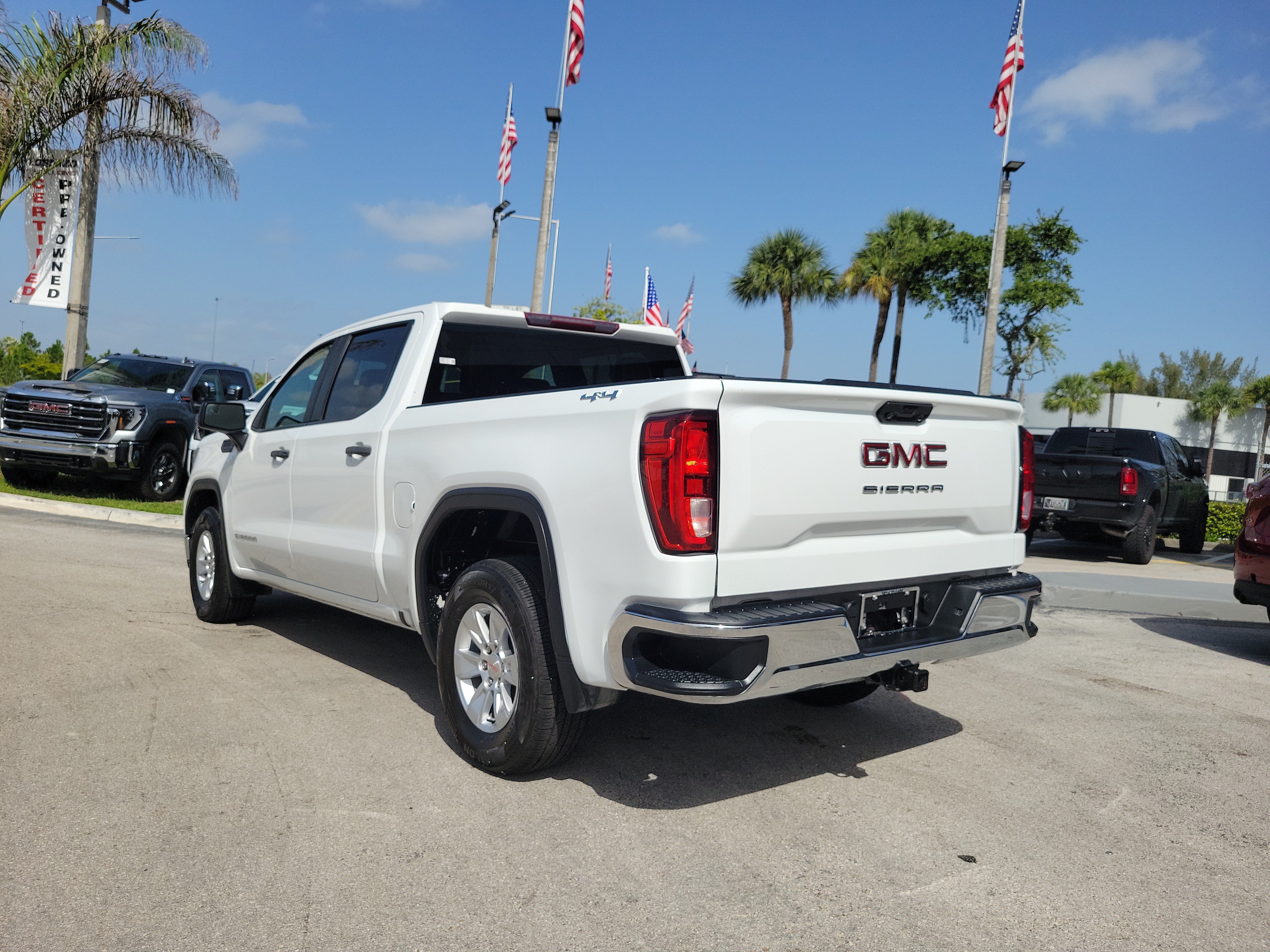Used 2022 GMC Sierra 1500 Pro w/ Pro Value Package AWD/4WD image 7