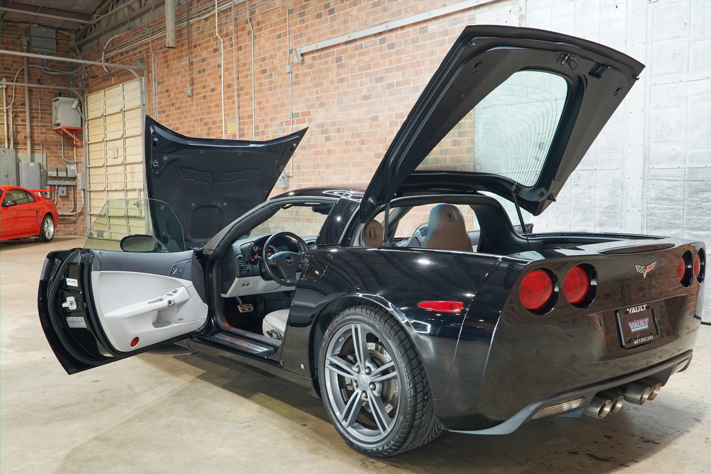 Used 2009 Chevrolet Corvette Coupe w/ Preferred Equipment Group RWD image 28