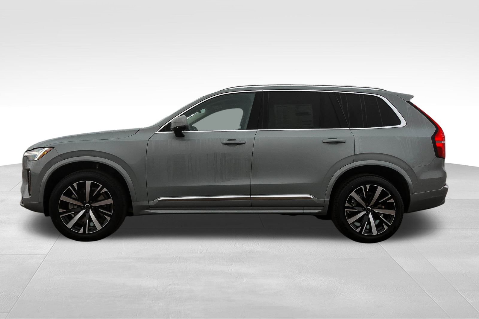 New 2026 Volvo XC90 B5 Core image 8