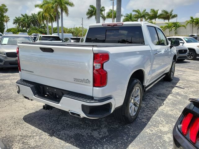 Used 2020 Chevrolet Silverado 1500 High Country w/ Technology Package RWD image 3
