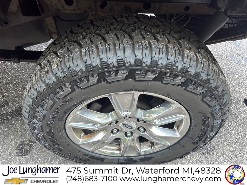 Used 2015 Ford F150 XLT w/ Equipment Group 302A Luxury AWD/4WD image 12