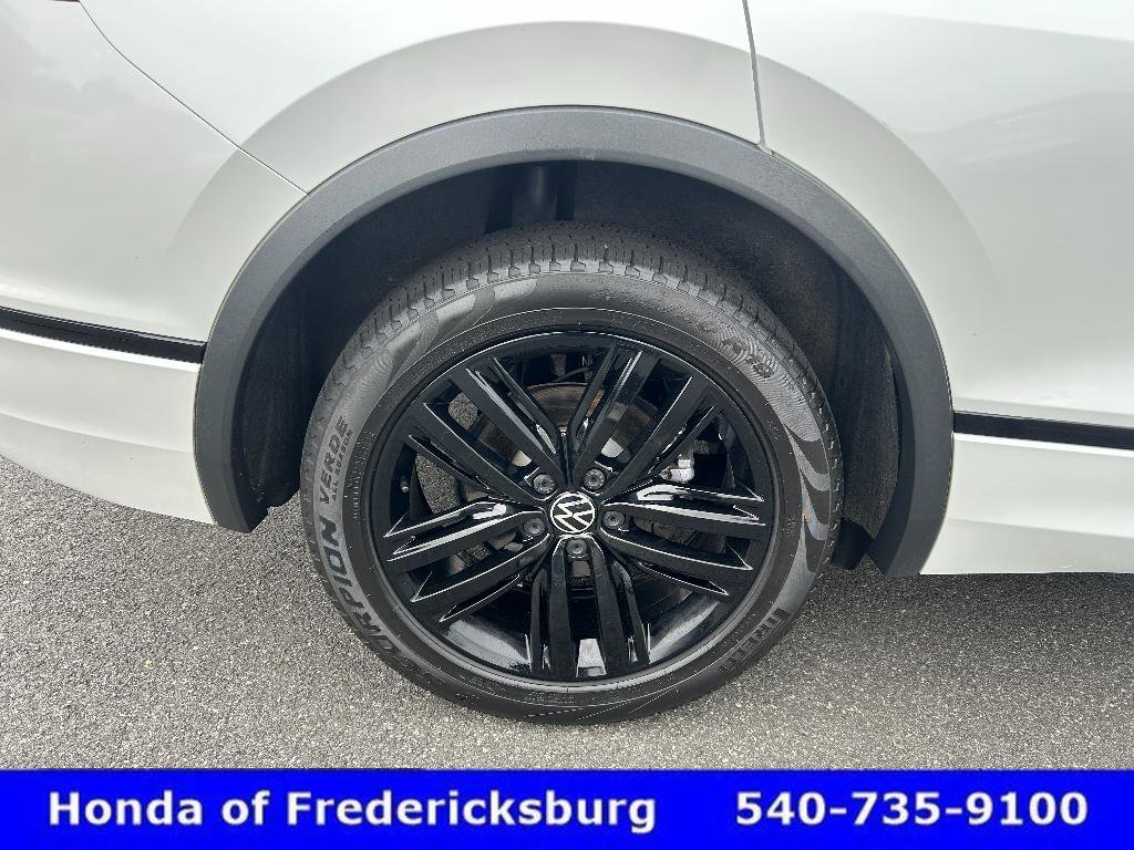 Used 2022 Volkswagen Tiguan SE R-Line AWD/4WD image 33