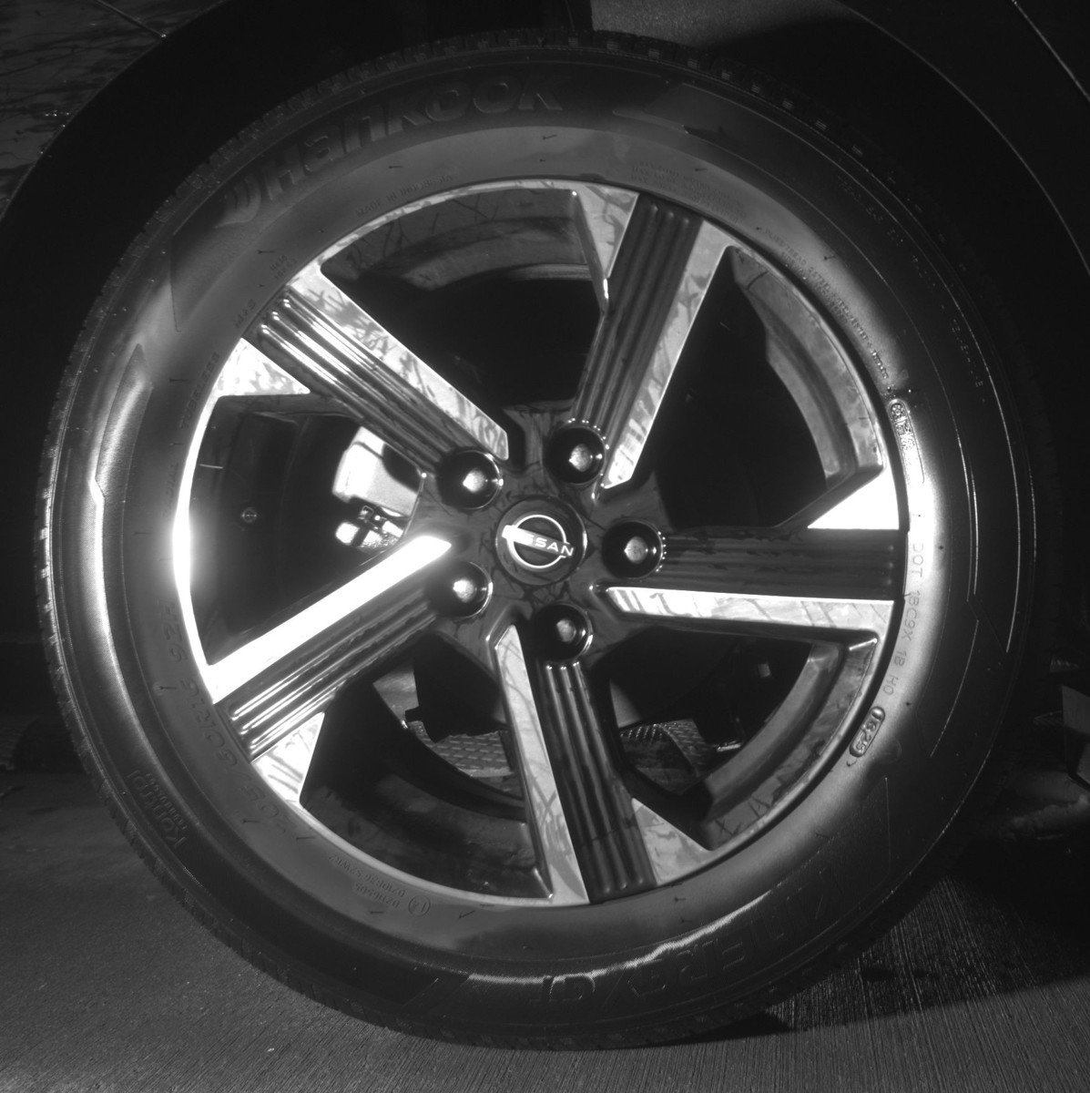 Used 2025 Nissan Sentra SV FWD image 12