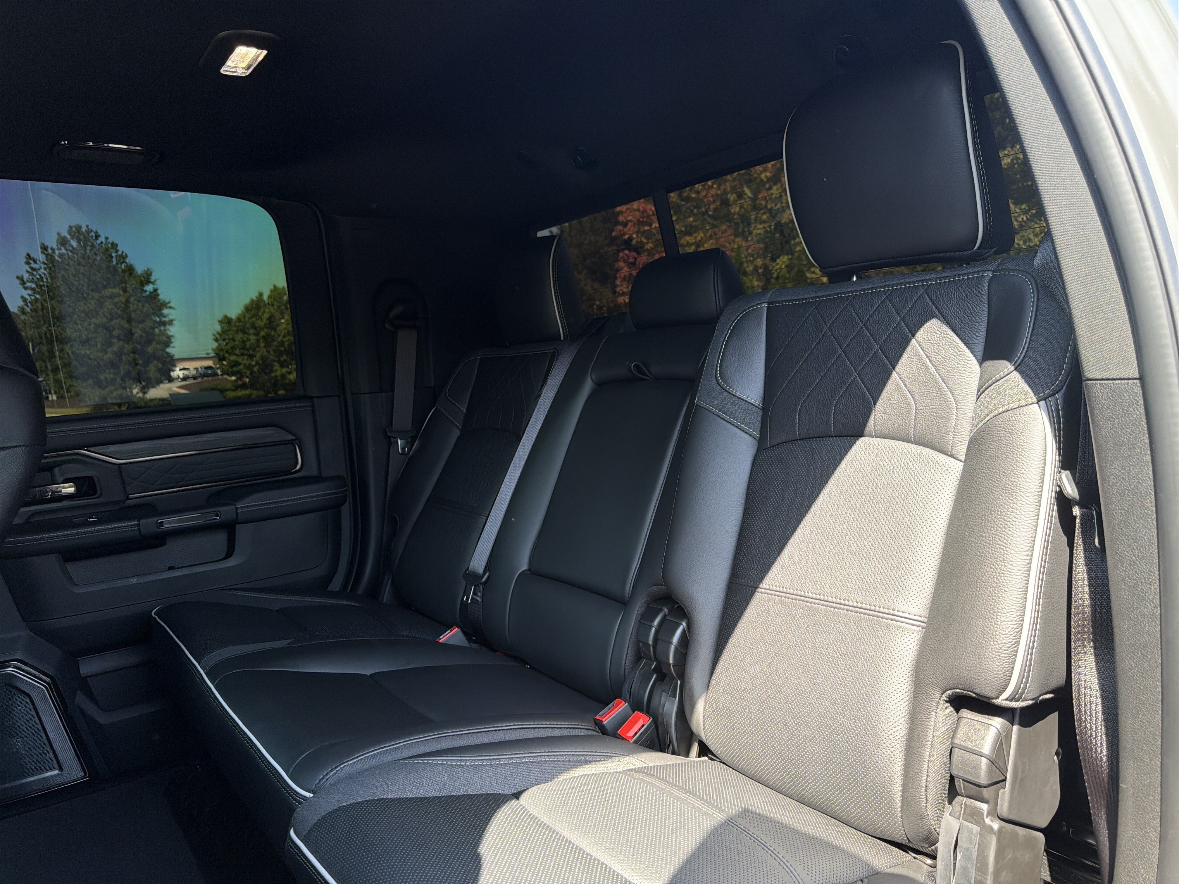 Used 2026 RAM 3500 Limited AWD/4WD image 9