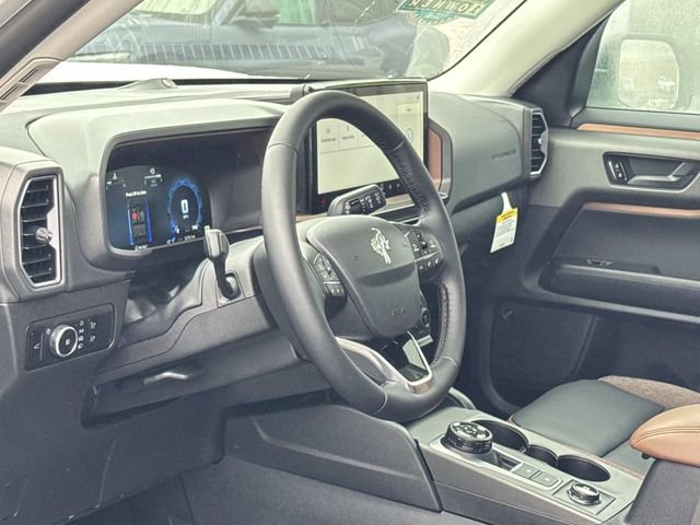 Used 2025 Ford Bronco Sport Outer Banks w/ Outer Banks Tech Package+ AWD/4WD image 31