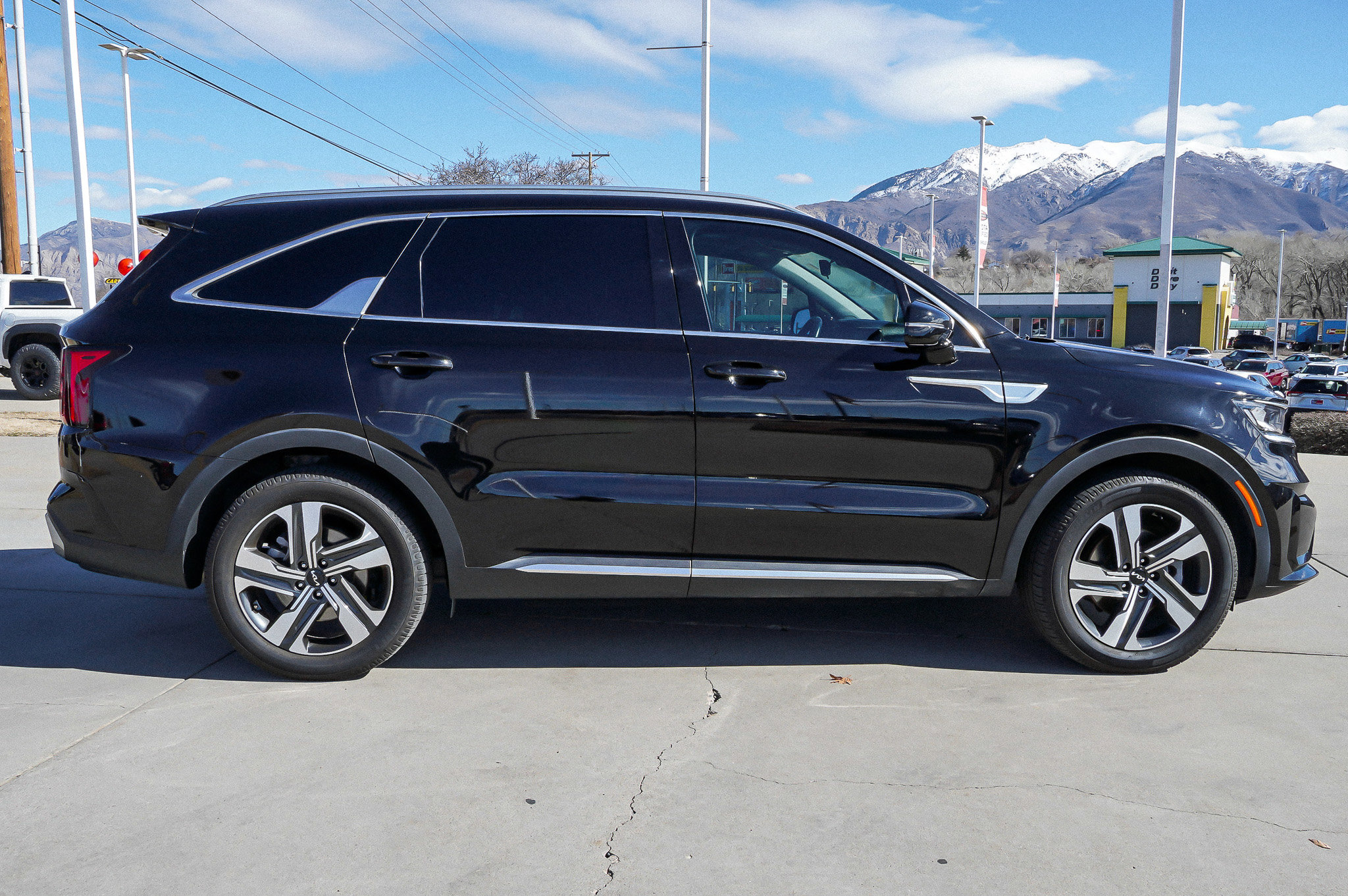 Used 2022 Kia Sorento EX w/ Panoramic Sunroof Package image 9