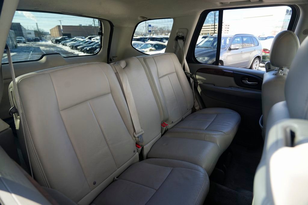 Used 2009 GMC Envoy Denali w/ Sun And 6-Disc Cd Package image 20