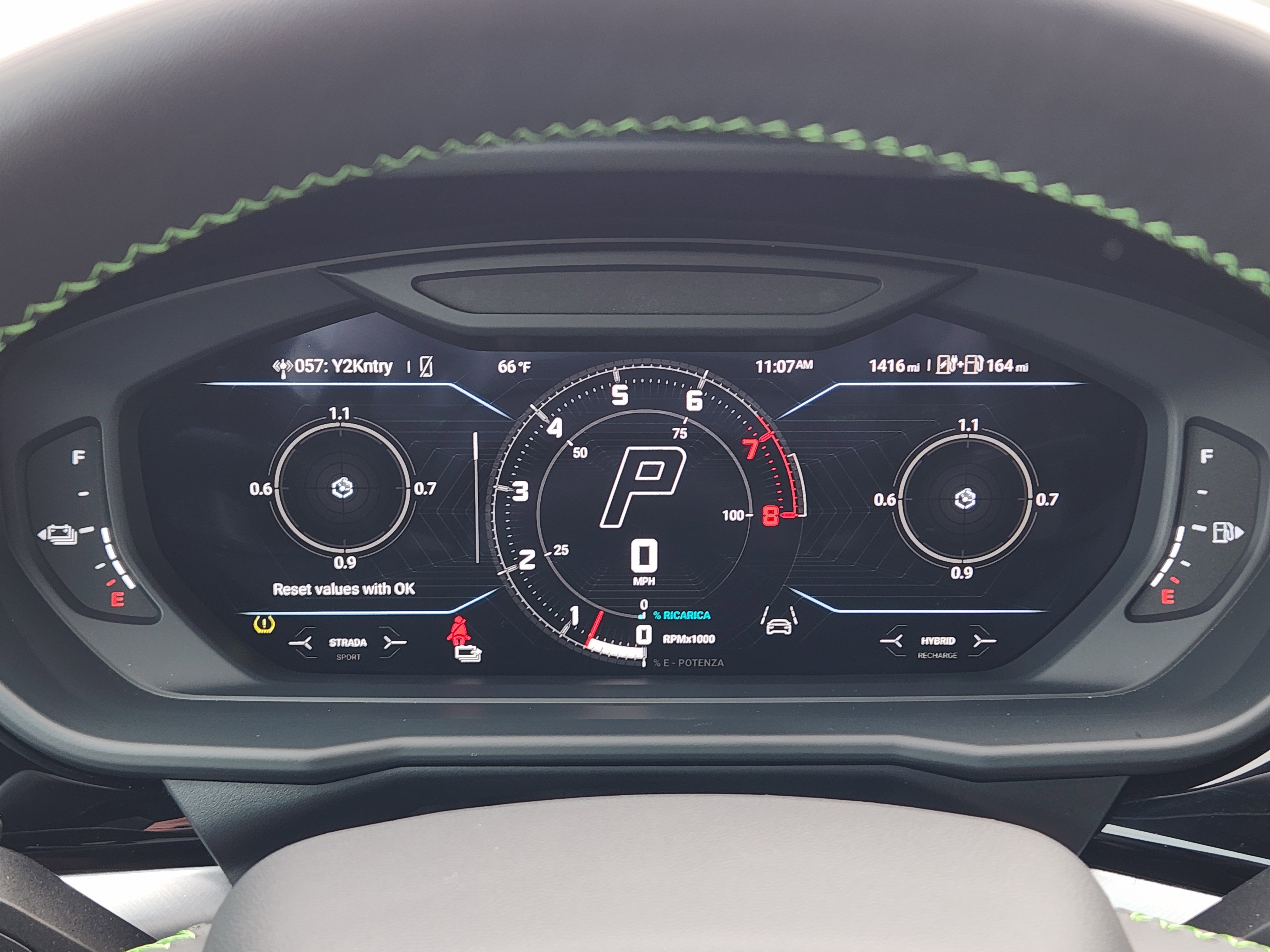 Used 2025 Lamborghini Urus SE image 14