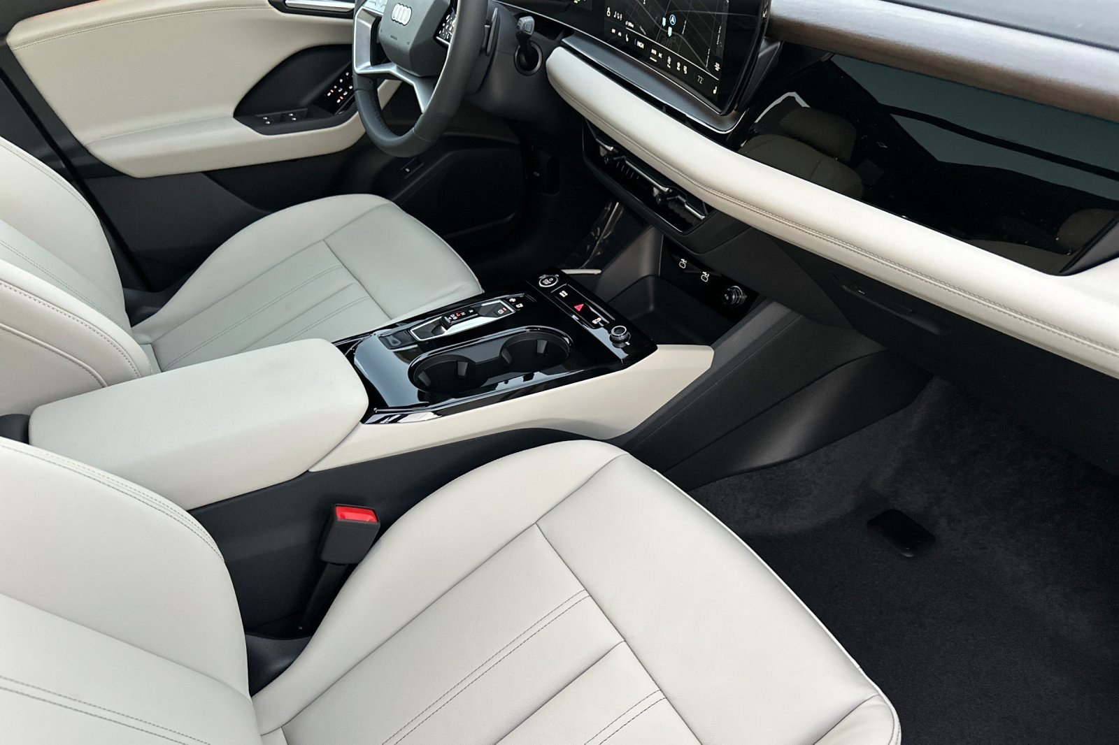 New 2025 Audi Q6 e-tron Premium AWD/4WD image 15