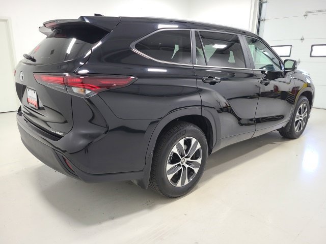 Used 2026 Toyota Highlander XLE AWD/4WD image 5
