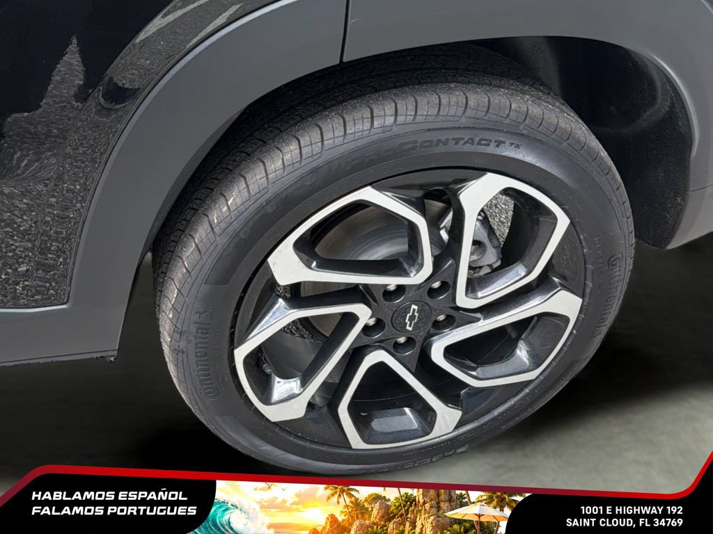Used 2025 Chevrolet Trax RS w/ Sunroof Package FWD image 11