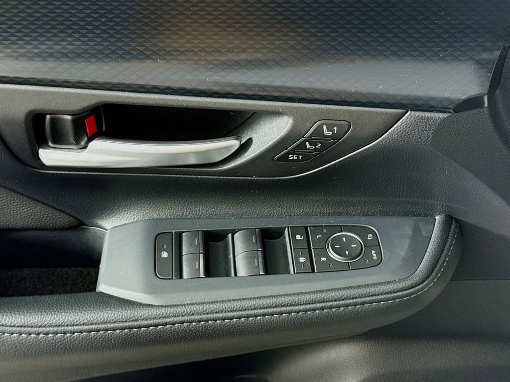 Used 2025 Toyota Grand Highlander MAX Platinum image 17