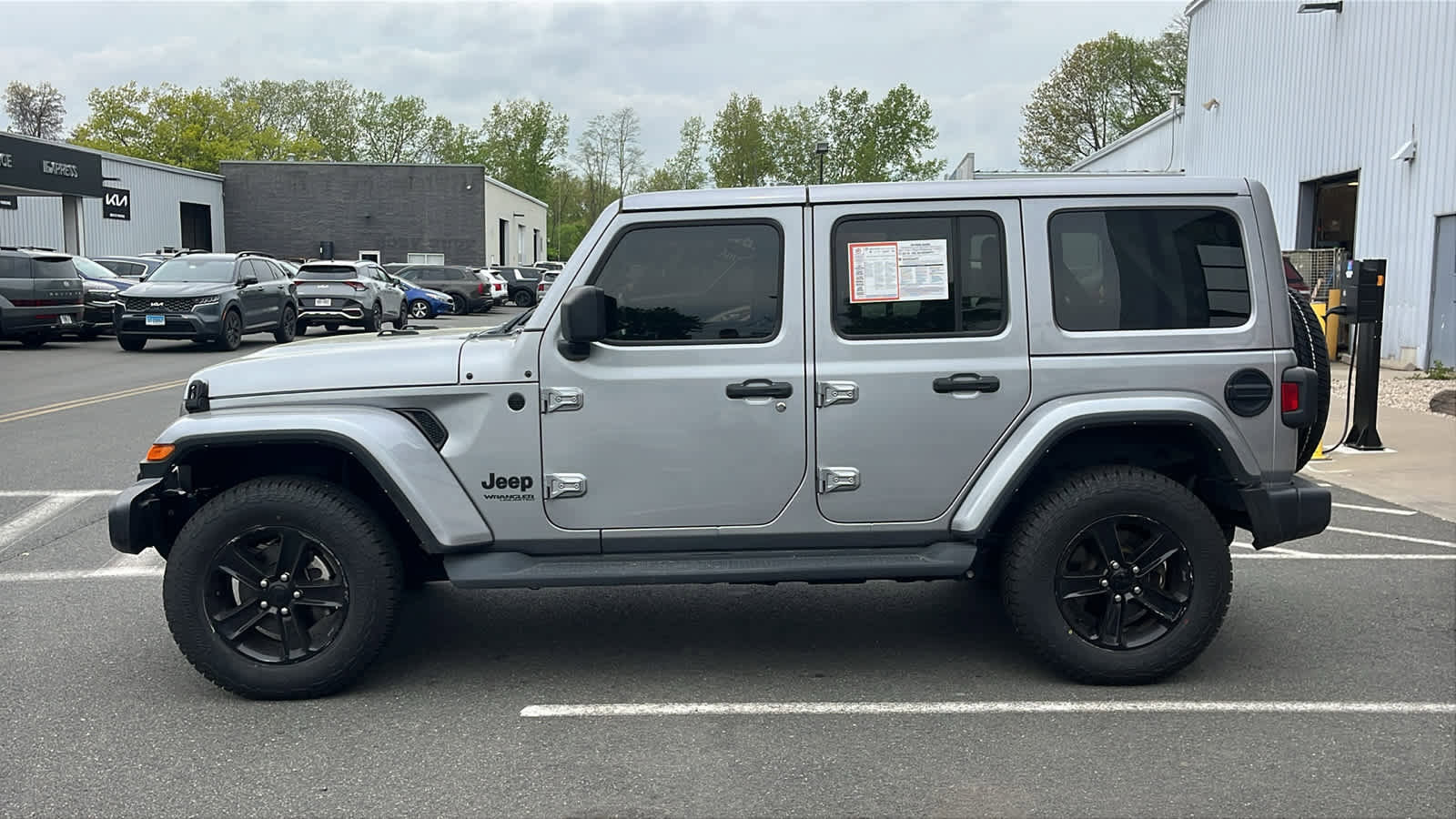 Certified 2021 Jeep Wrangler Unlimited Sahara AWD/4WD image 9