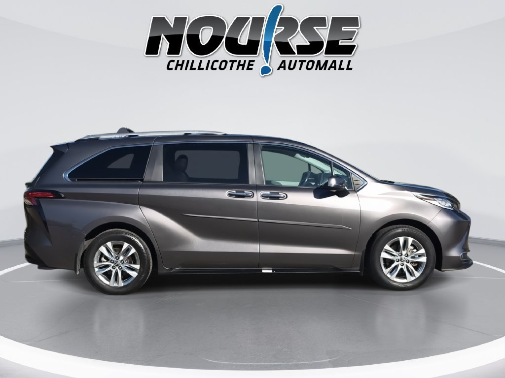 Used 2024 Toyota Sienna Limited AWD/4WD image 9