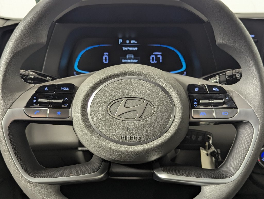 Certified 2026 Hyundai Elantra SE FWD image 18