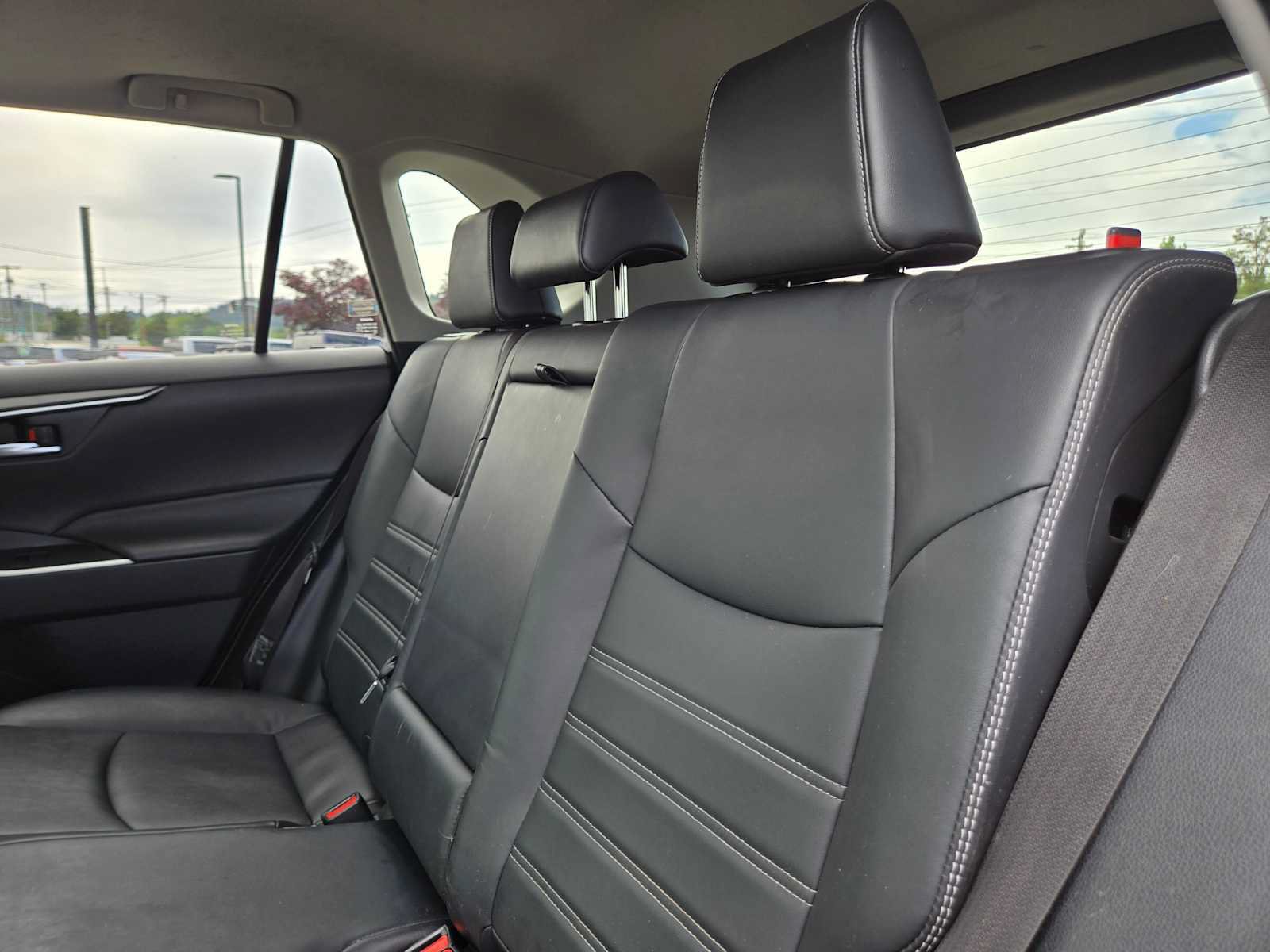 Used 2020 Toyota RAV4 XLE Premium AWD/4WD image 19