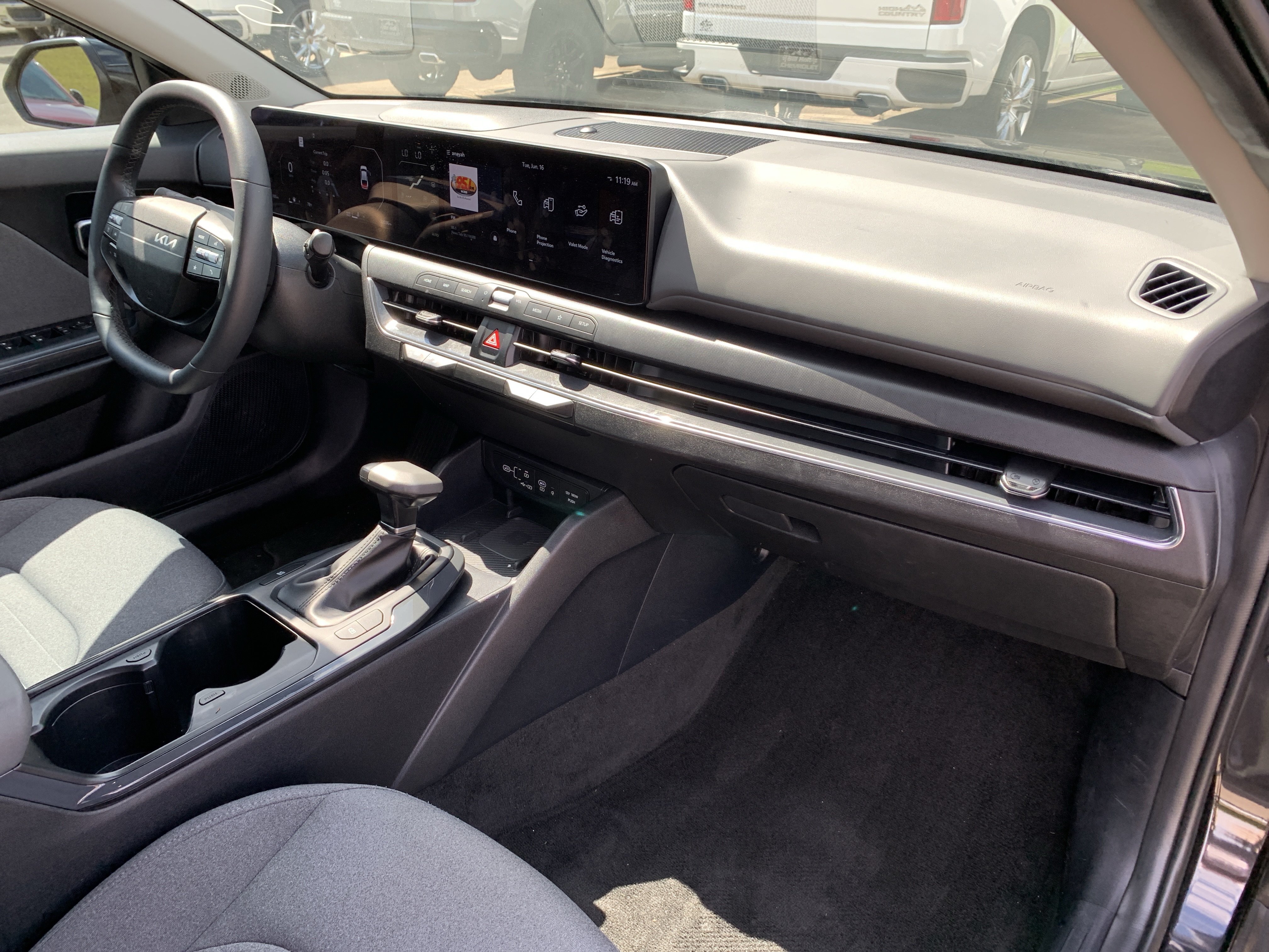 Used 2025 Kia K4 EX FWD image 37