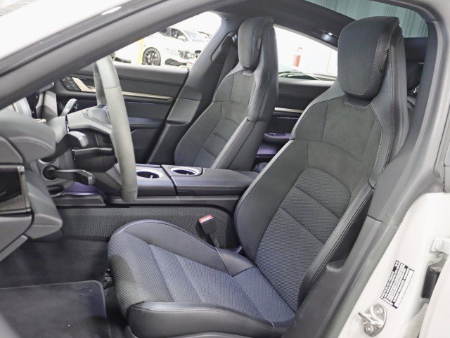 Used 2024 Porsche Taycan 4S image 30