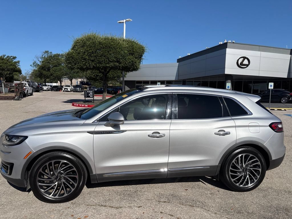 Used 2019 Lincoln Nautilus Reserve FWD image 2
